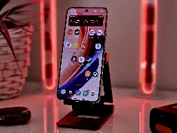 Realme GT5 review - A midrange smartphone with 24 GB of RAM, a Snapdragon 8 Gen 2 and a 144 Hz OLED panel