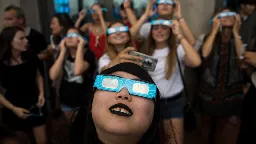 How to test your eclipse glasses for safety before April 8 | CNN